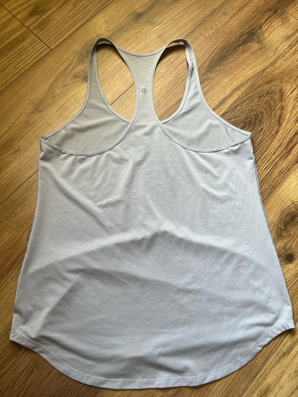 LULULEMON Essential Tank Top Solid Lilac Smoke Pastel Purple Blue 6 - Picture 2 of 3